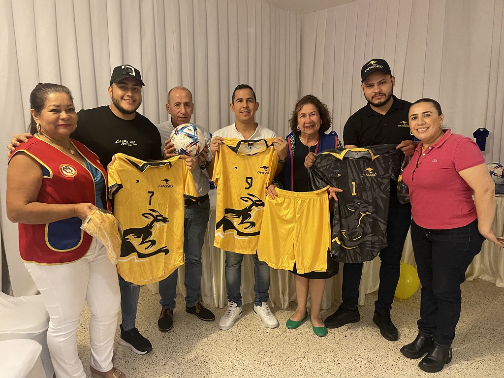 Inauguración del campeonato de fútbol de salón "Avanzando juntos hacia la cima de la integración"