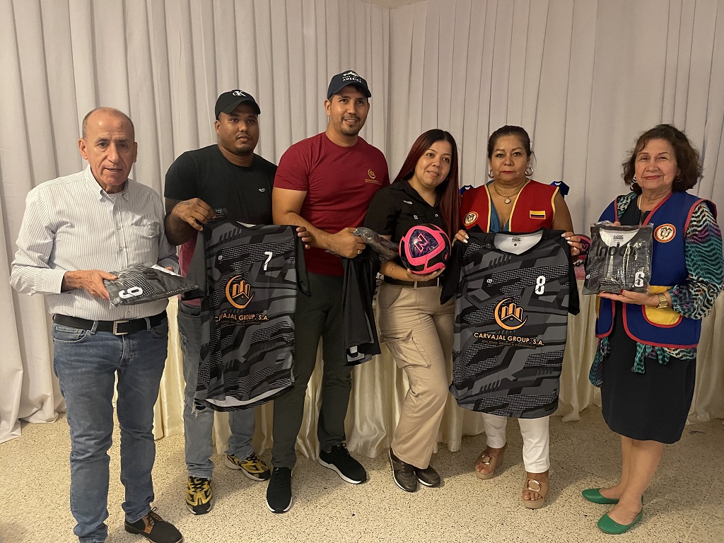 Inauguración del campeonato de fútbol de salón "Avanzando juntos hacia la cima de la integración"