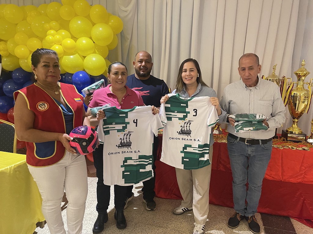 Inauguración del campeonato de fútbol de salón "Avanzando juntos hacia la cima de la integración"