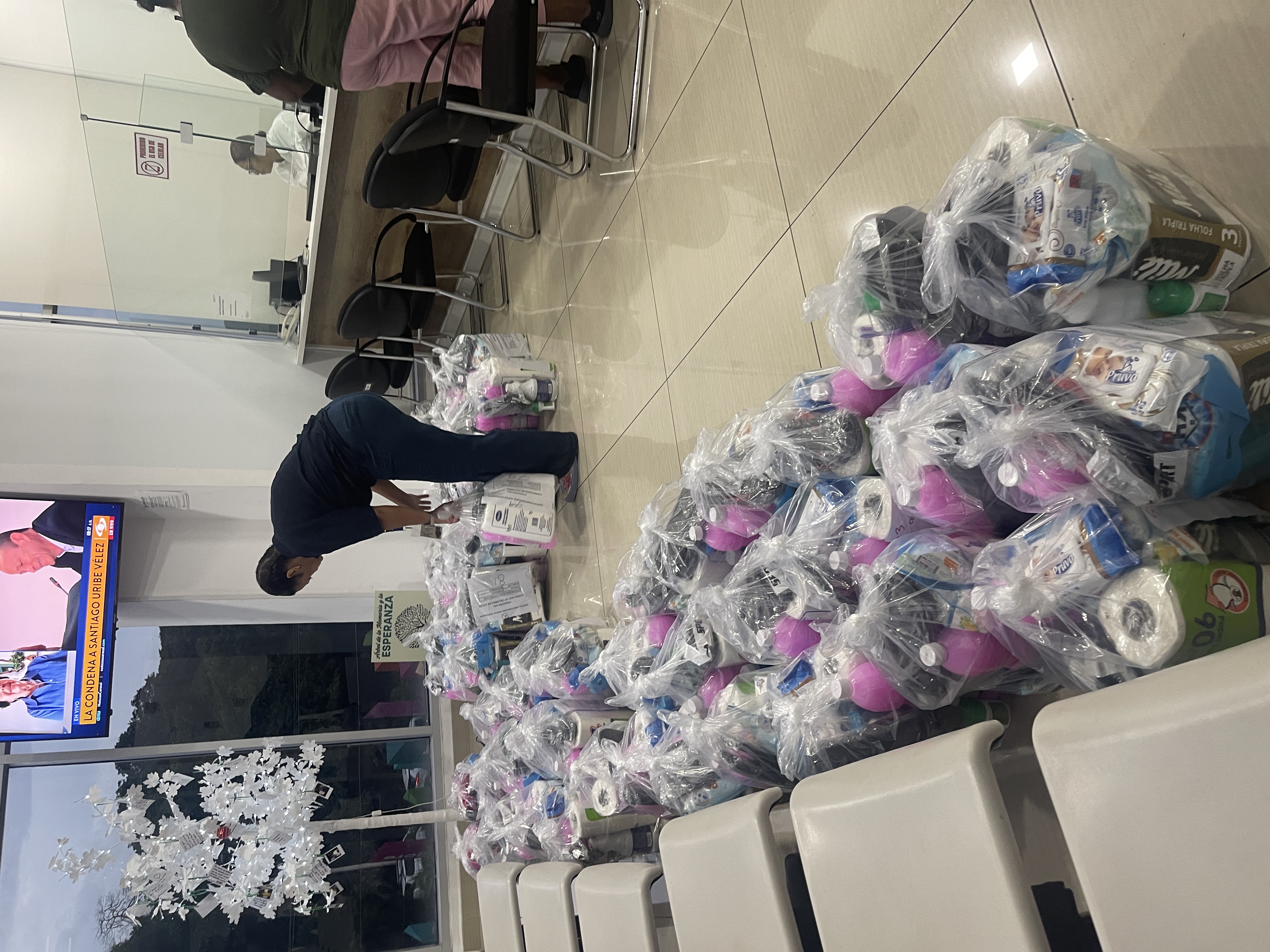 Consulado de Colombia en Colón desarrolló jornada humanitaria del proyecto “Manos Solidarias” en el Centro Penitenciario Nueva Esperanza