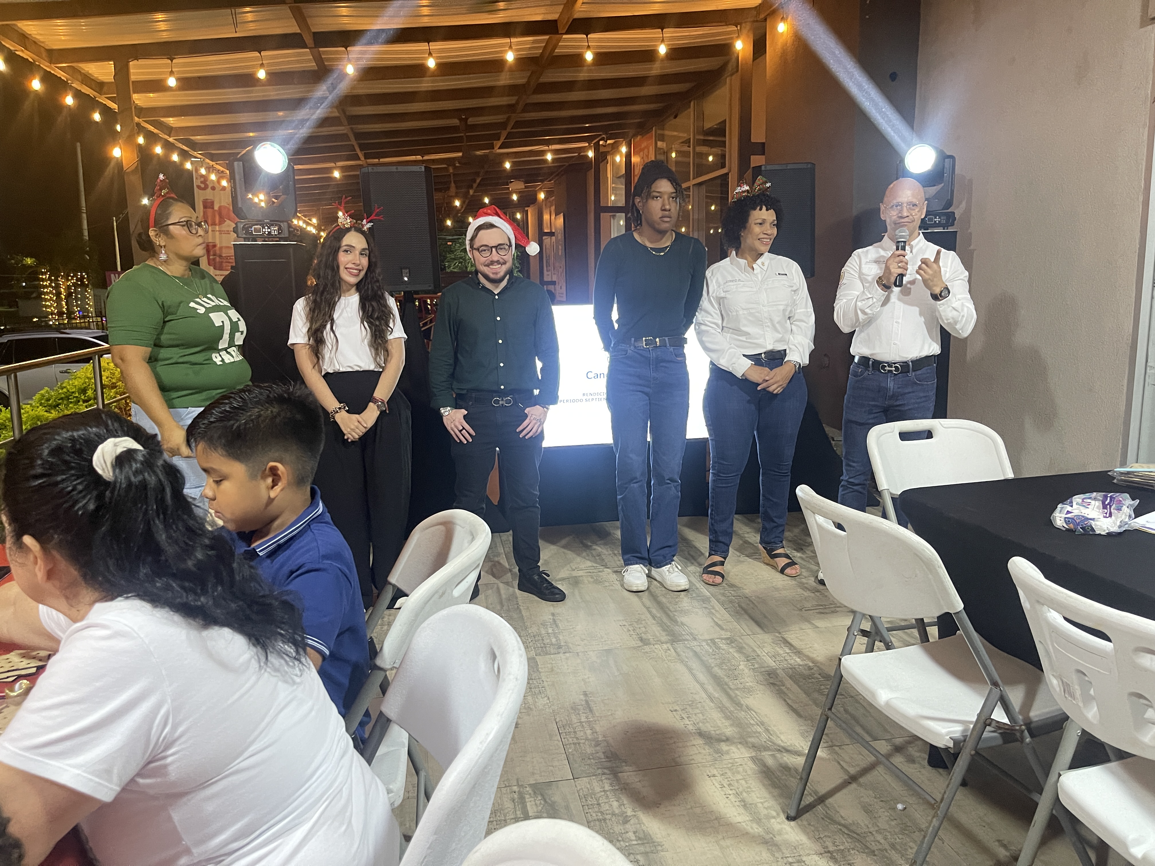 Consulado de Colombia en Colón realizó la actividad “Luz de Gratitud” en conmemoración del Día de las Velitas