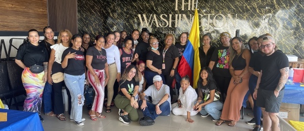 Asistentes al taller adicional de manicura, pedicura y acrílico en Colón